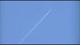 AirTran Airways Boeing 717 Contrail Flyover [upl. by Adias]