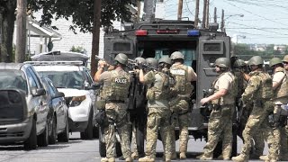 RAW VIDEO SWAT looking for wanted person in Pennsylvania  State Parole [upl. by Weeks]