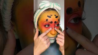 Finger painting is a skill 💅🐸 halloweenmakeuplook poisonousdartfrog [upl. by Llerod]