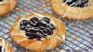 Danoises aux Bleuets  Blueberry Danish Pastries  بريوش بالفواكه [upl. by Ferretti145]