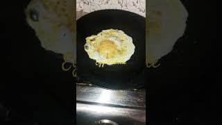 2 minut mein banae egg omelette half fry testi aur majedar short video song🥚🍳 [upl. by Desi]