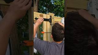 Instalando Bisagras en Puerta de Madera Grande woodworking diy tips puerta madera grande 엄청난 [upl. by Sakmar29]