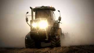 Powerboost  Agritechnica  Le tracteur Challenger et son look avion furtif [upl. by Rego]