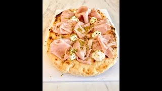 SCHIACCIATA con MORTADELLA e PISTACCHIOlabbinamento dei sogni✨ Shorts [upl. by Nairadal615]