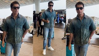 Sweet and Great Actor Sonu Sood Spotted At Airport 😍😘🤗 [upl. by Isawk665]