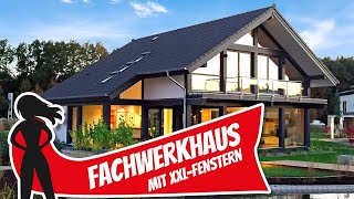 Modernes Fachwerkhaus mit riesigen XXLFenstern von Meisterstück Haus  Haustour  Hausbau Helden [upl. by Wyatt940]