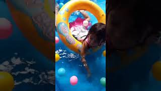 Berenang di kolam renang balon [upl. by Adlaremse]