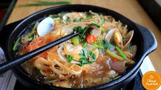 Clam Rice Noodle Soup in Claypot 砂锅花甲粉 Chinese Soup Recipe [upl. by Denys]