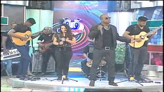 Ephrem J  Completamente Enamorados En Vivo [upl. by Inig]