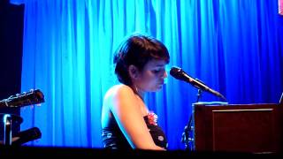 Norah Jones  Waiting Live  Olympia [upl. by Dressler]