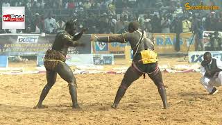 Chute historique de Balla Gaye 2 contre Boy Niang 2 [upl. by Enymsaj525]