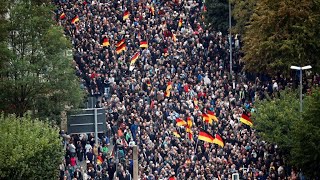 Protestas a favor y en contra de la ultraderecha causan tensión en Alemania [upl. by Hinson]