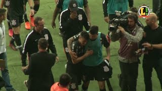 Mantuan deixa o campo chorando após falha contra o Inter e é consolado [upl. by Raji408]