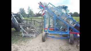 Scie circulaire automatique pour bois de chauffage avec NewHolland TD5010  5 cordesheure [upl. by Trent836]