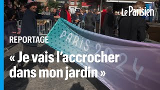 « Un souvenir des Jeux à des prix abordables »  le succès fou de la première braderie des JO [upl. by Nerral]