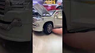 124 metal Toyota Land Cruiser V8 model with lights and sounds [upl. by Haletky430]