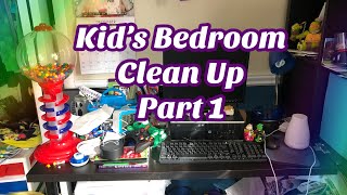 Hoarders Heart Kid’s Messy Bedroom Clean Up Part 1 DeClutter Desk [upl. by Leff393]