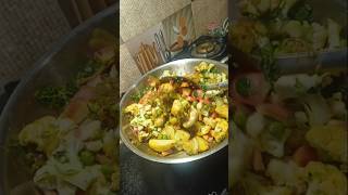 Mix Sabji Sirdiyon ki SpecialRecipemixsabji mixsabzirecipe ytshots rihanamalikrecipes [upl. by Milde]