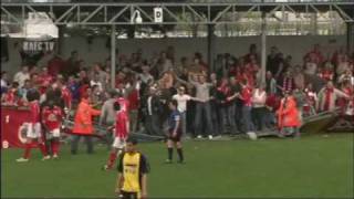 Omheining valt om door feestende Antwerp fans [upl. by Ynor358]