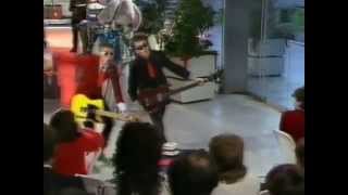 Toy Dolls perform Nelly The Elephant on Pebble Mill 1984 [upl. by Cila114]