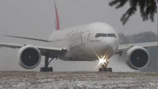 Emirates Boeing B777 A6EGM  Snowdust Takeoff  Hamburg Airport [upl. by Quartus641]