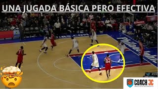 Una de las JUGADAS BÁSICAS DE LA NBA ¿LA CONOCÉS [upl. by Nyleve]