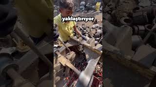 🧵 BAKIR TELLERİ İKİYE AYIRAN MAKİNA 👈 china viralshort global [upl. by Burkle257]