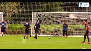 Il rigore di Balotelli primo allenamento azzurro in Brasile  Mondiali 2014 [upl. by Novaat]