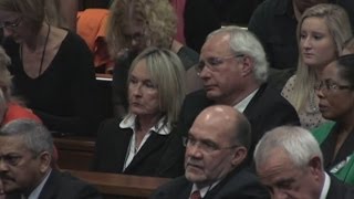 Oscar Pistorius trial Tearful apology to Reeva Steenkamps family [upl. by Inhoj]