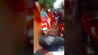 Santuy ny kang ojol di sela kemacetan 😁subscribe shorts [upl. by Silliw]