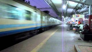 Shatabdi Express overtakes Mumbai Rajdhani Special [upl. by Erasme929]