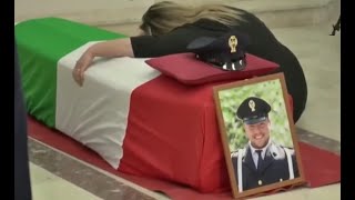 Napoli  I funerali solenni del poliziotto Pasquale Apicella 080520 [upl. by Zischke380]