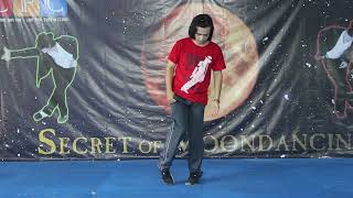 How To Do Michael Jackson Sidewalk Poor Audio Quality  Michael Jackson Dance Tutorial [upl. by Ronoel]