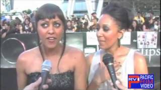 Tia and Tamera Mowry at the Twilight Eclipse Premiere [upl. by Roderica]