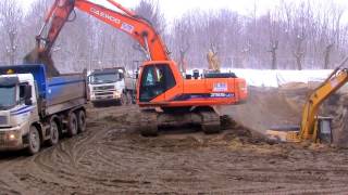 Escavatori in azione  Espansione di Lodz Polonia  Excavators in action [upl. by Esikram]