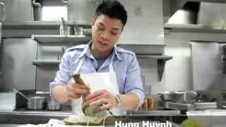 Top Chef Shows How to Cook a Geoduck [upl. by Tcideneb]