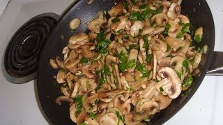 Recette  Recipe  Champignons sautés [upl. by Anitaf]