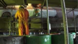 Limpeza Industrial  Industrial Cleaning [upl. by Desdee]