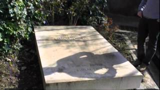 Tombe de Jean Giraudoux au cimetière de Passy [upl. by Eatnom]