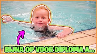 HET GiNG NiET GOED OP ZWEMLES VAN LUXY DUS MAAKTEN WE DiT BESLUiT 💦  Bellinga Vlog 3071 [upl. by Eisor]