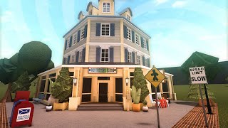 Building Lukes Diner from Gilmore Girls in Bloxburg [upl. by Lesiram835]