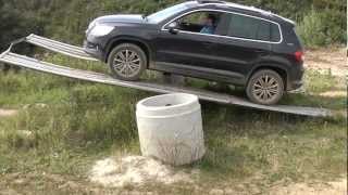 VW Tiguan und Nissan Qashqai auf der Wippe im Offroadpark [upl. by Sargent]