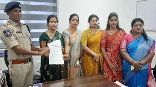 BRS women corporators filed complaint against minister Konda Surekha in Banjara Hills police station [upl. by Doro]