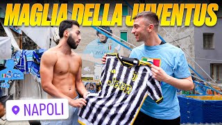 Tifosi del NAPOLI indossano la maglia della Juventus FINITO MALE [upl. by Eadith]