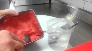 Faire des quenelles de glace  boule de sorbet [upl. by Averill]