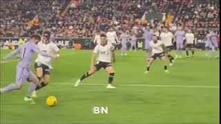 Real Madrid vs Valencia  LOOK where the ball is when the referee actually blew his whistle [upl. by Riatsila660]