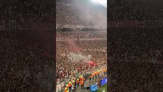 🏆Hasta el último minuto alentó la gente de River a sus jugadores futbolargentino futbol river [upl. by Enyrb]