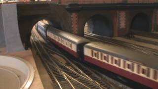 The First Train into The Kings Cross Station on the Kings Cross Layout [upl. by Photina]