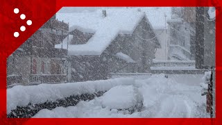 Nevicata fittissima sulle Alpi tra Valle dAosta e Piemonte ai piedi del Monte Rosa [upl. by Dralliw]