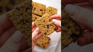 Quick amp Easy Chocolate Chip Flapjacks made in one bowl [upl. by Alansen]